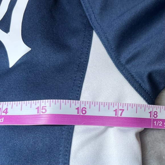 New York Yankees Shirt Womens Large Blue White Sports VNeck Athletic MLB Basebal - Picture 10 of 11